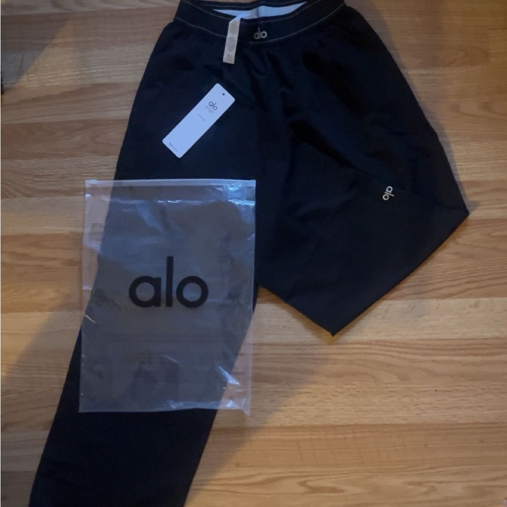 ALO Yoga Black Women's Active Skort with Subtle Logo